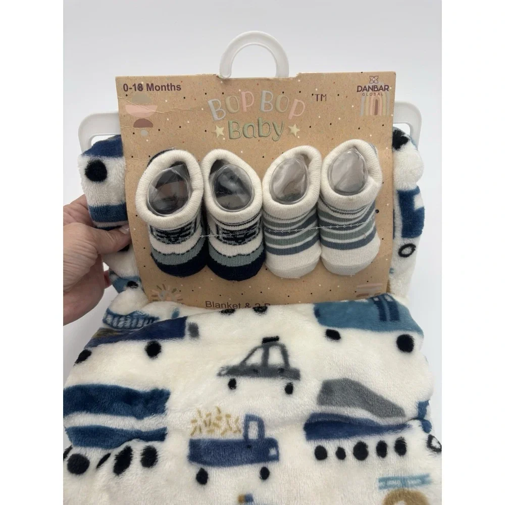 Transportation Blanket & 2 Sets Booties Baby Gift Set Danbar White Blue NWT